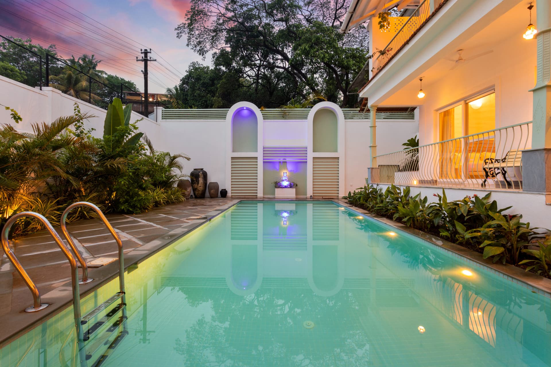 Barefoot Luxury, Quietly your Own